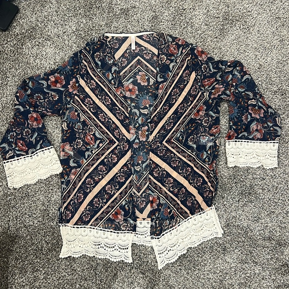 Navy, floral, kimono.